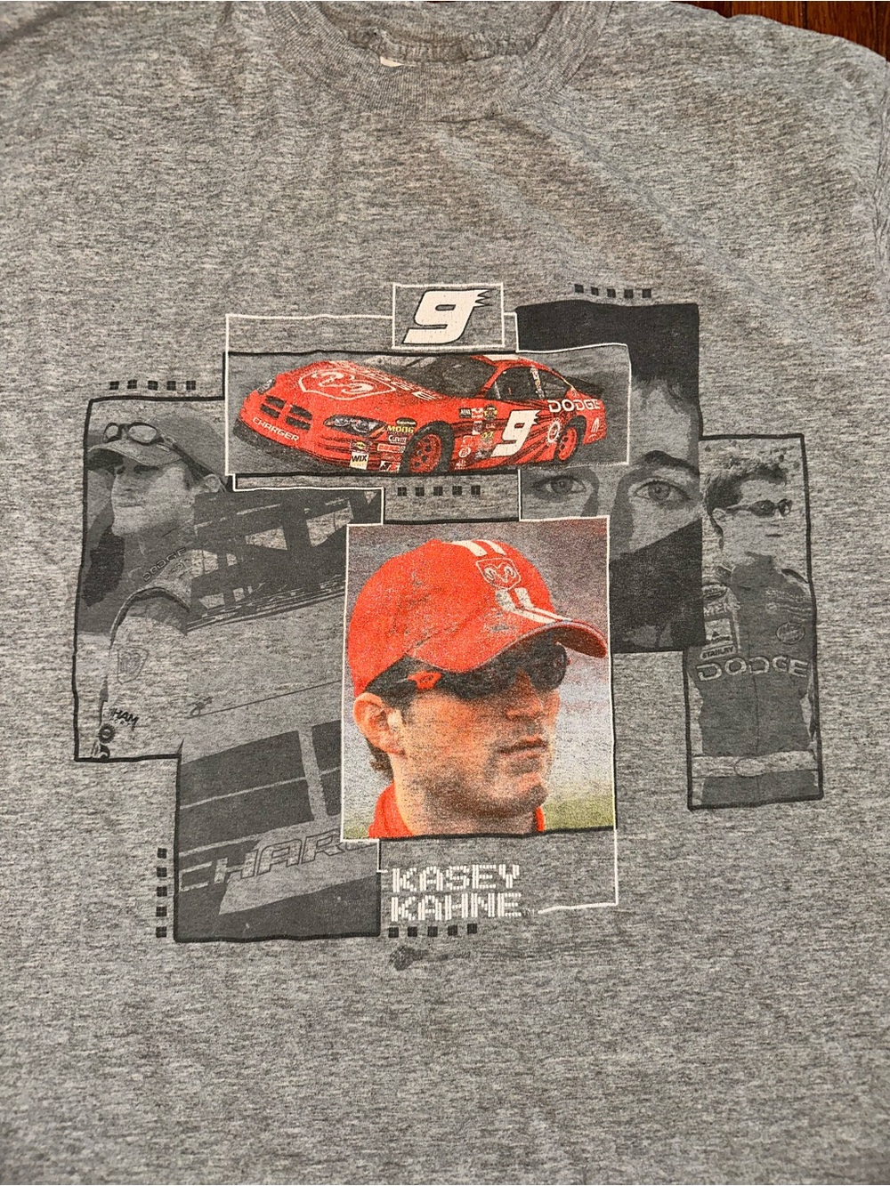 Winner's Circle Large Kasey Kahne #9 Dodge NASCAR Graphic Gray T-Shirt